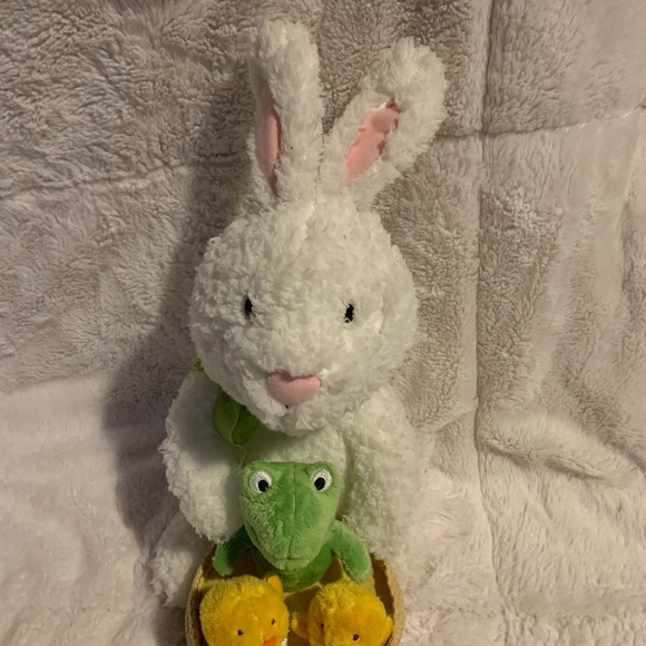 Hallmark singing bunny - Picture 2 of 5